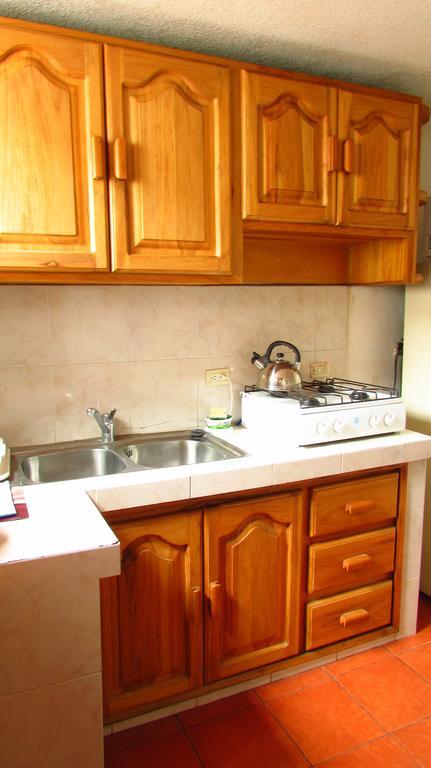 Apartamentos Los Quipus Quito Szoba fotó