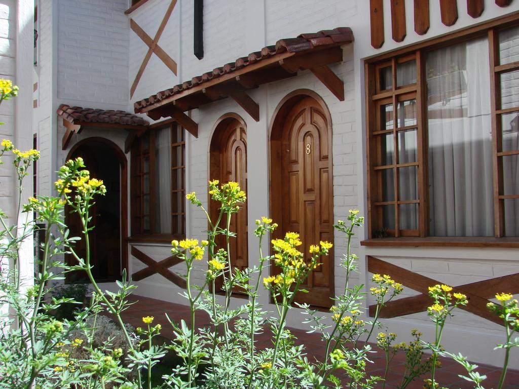 Apartamentos Los Quipus Quito Szoba fotó